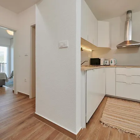 Apartman Nela & Sara - 2 With Heated Swimming Pool Seget Vranjica